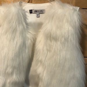 Jennifer LOPEZ Faux Fur Vest